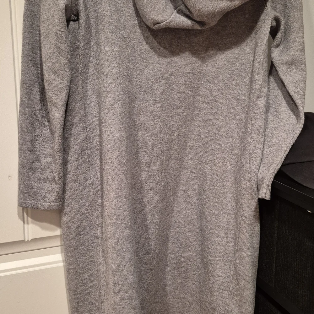Cardigans - Picture 9 of 9